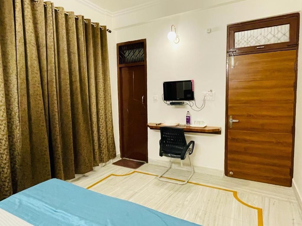 Hotel Dileep42 ลัคเนา ภายนอก รูปภาพ