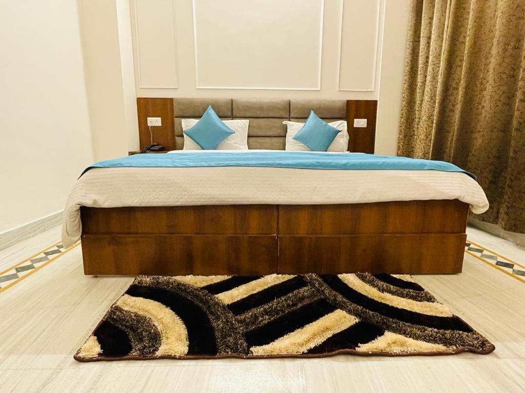 Hotel Dileep42 ลัคเนา ภายนอก รูปภาพ